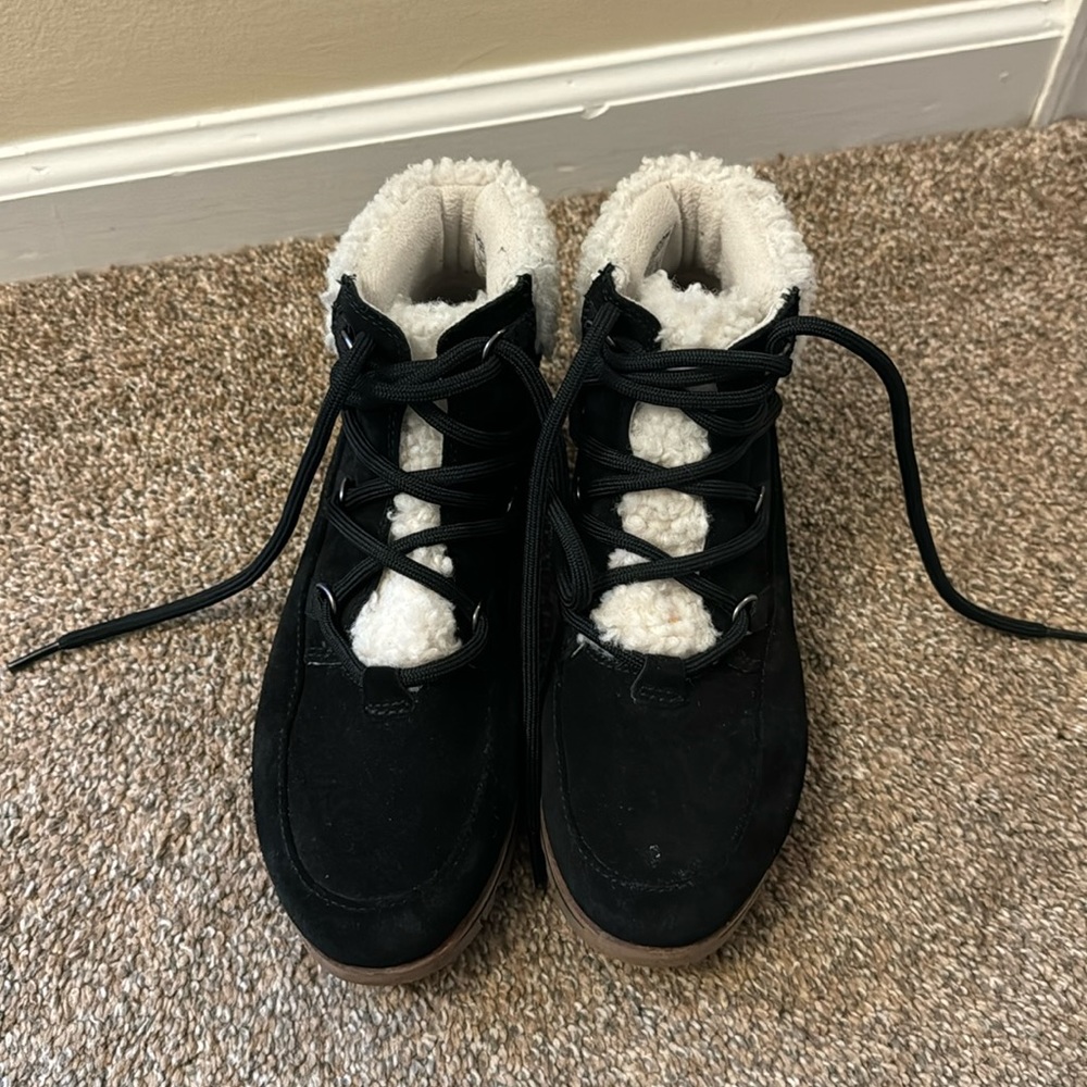 Shade black sorel boots